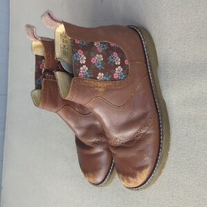 Mini Boden floral Chelsea boots, size 33